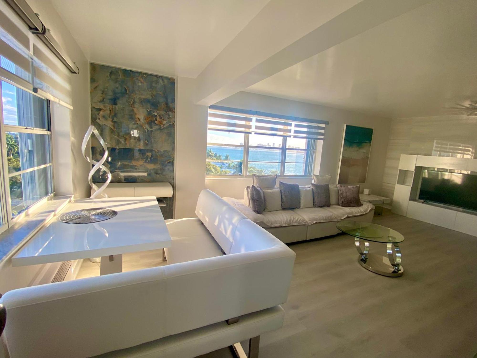 Panoramic Luxurious Waterfront One Bedroom Apartment With Miami Skyline View Free Parking 5Min Drive To ไมอามีบีช ภายนอก รูปภาพ