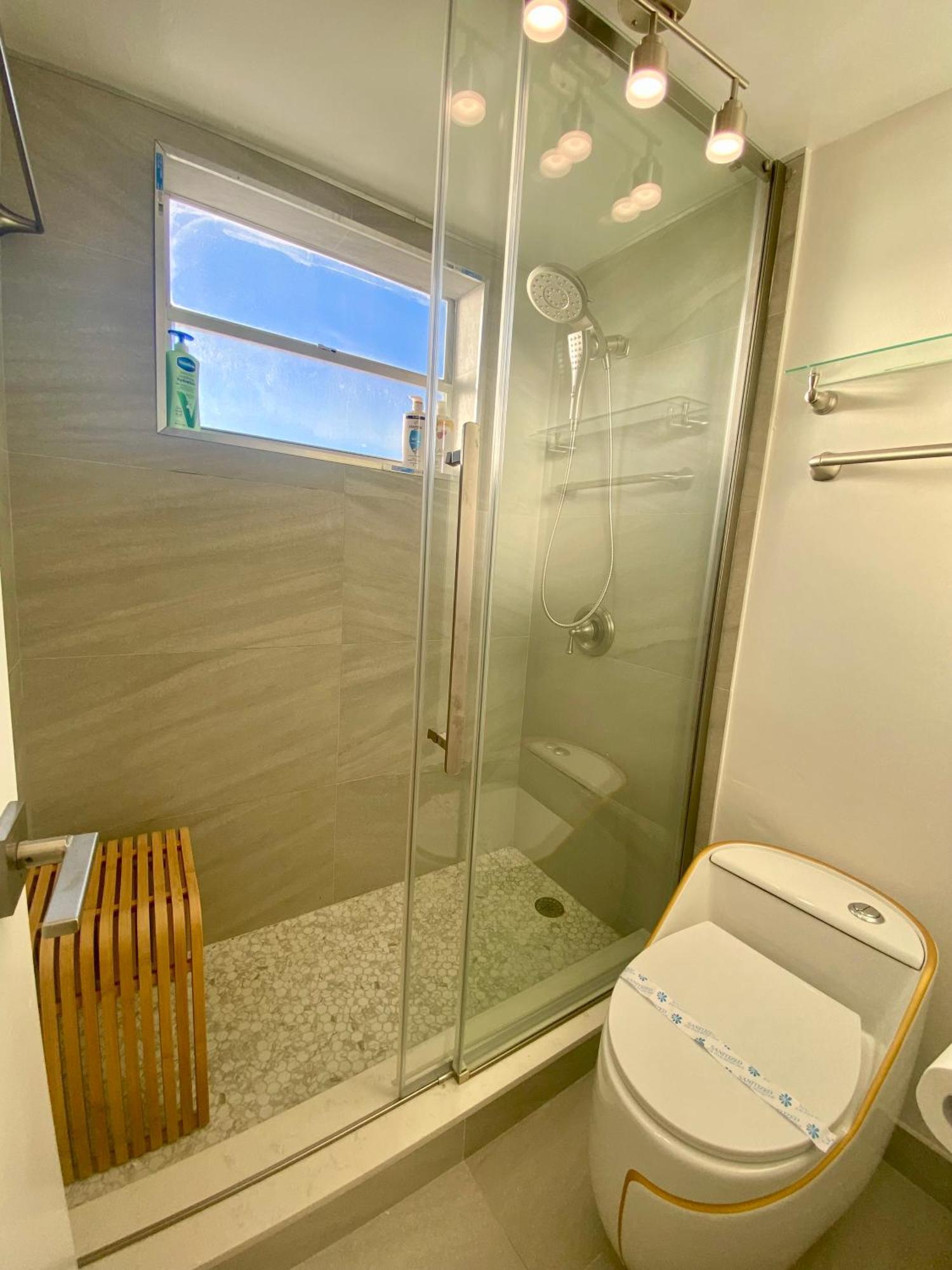 Panoramic Luxurious Waterfront One Bedroom Apartment With Miami Skyline View Free Parking 5Min Drive To ไมอามีบีช ภายนอก รูปภาพ