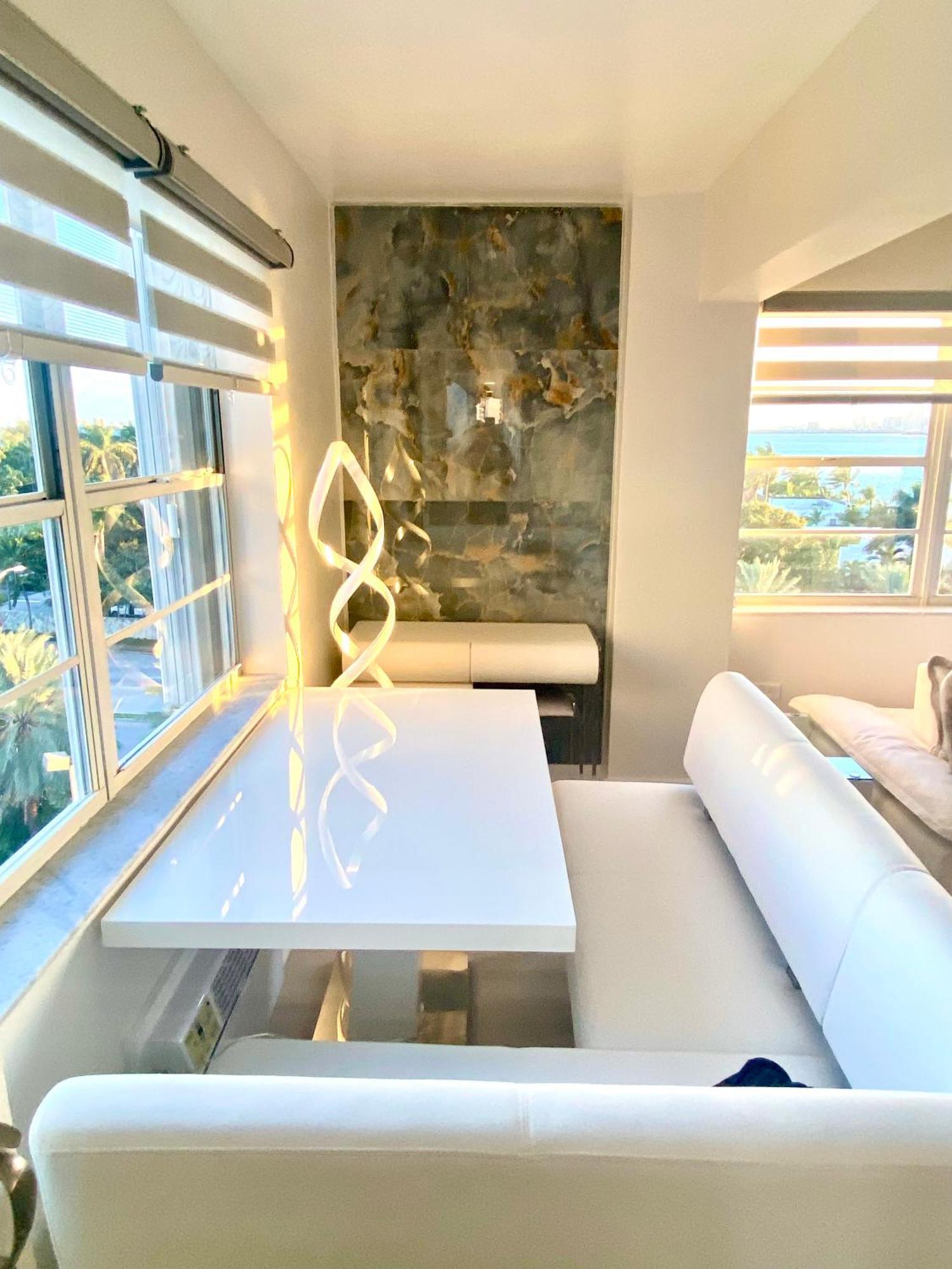 Panoramic Luxurious Waterfront One Bedroom Apartment With Miami Skyline View Free Parking 5Min Drive To ไมอามีบีช ภายนอก รูปภาพ