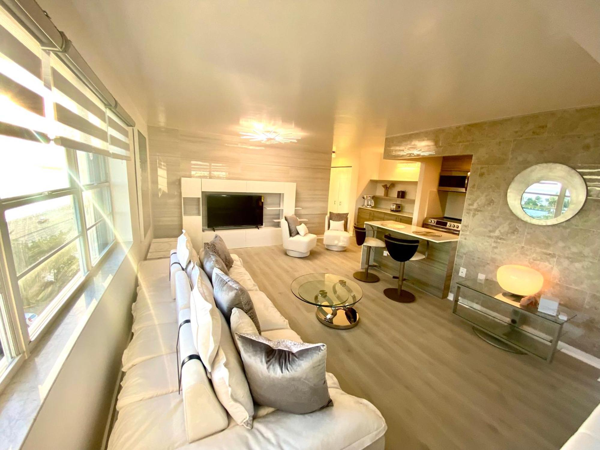 Panoramic Luxurious Waterfront One Bedroom Apartment With Miami Skyline View Free Parking 5Min Drive To ไมอามีบีช ภายนอก รูปภาพ