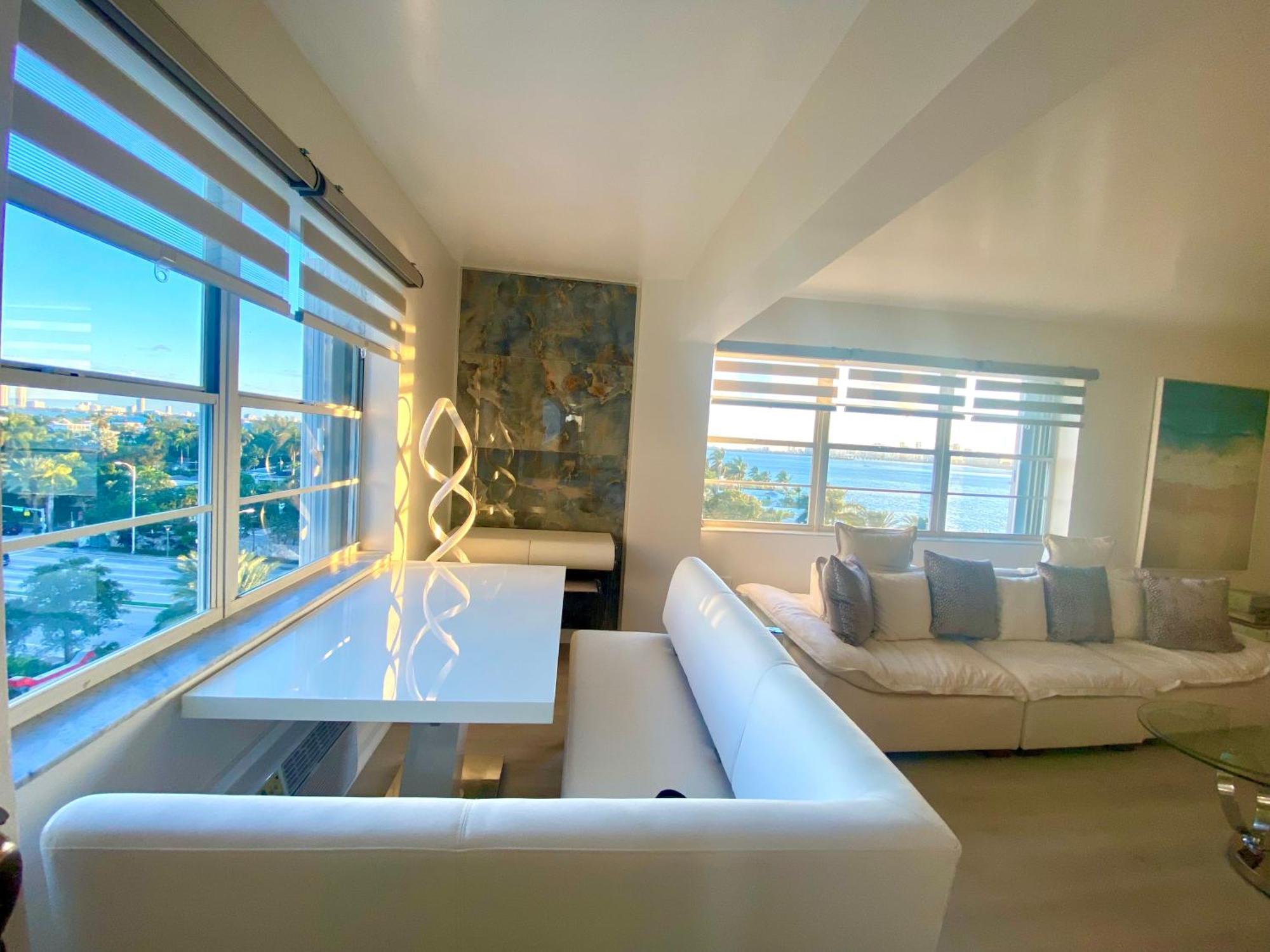 Panoramic Luxurious Waterfront One Bedroom Apartment With Miami Skyline View Free Parking 5Min Drive To ไมอามีบีช ภายนอก รูปภาพ